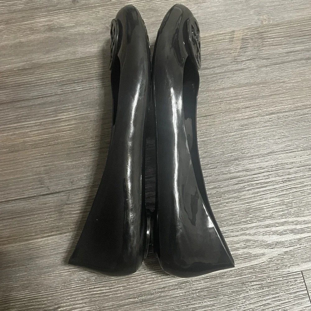 TORY BURCH Sz 10 Jelly Reva Ballet Flats Black Rubber Logo Shoes Travel Resort